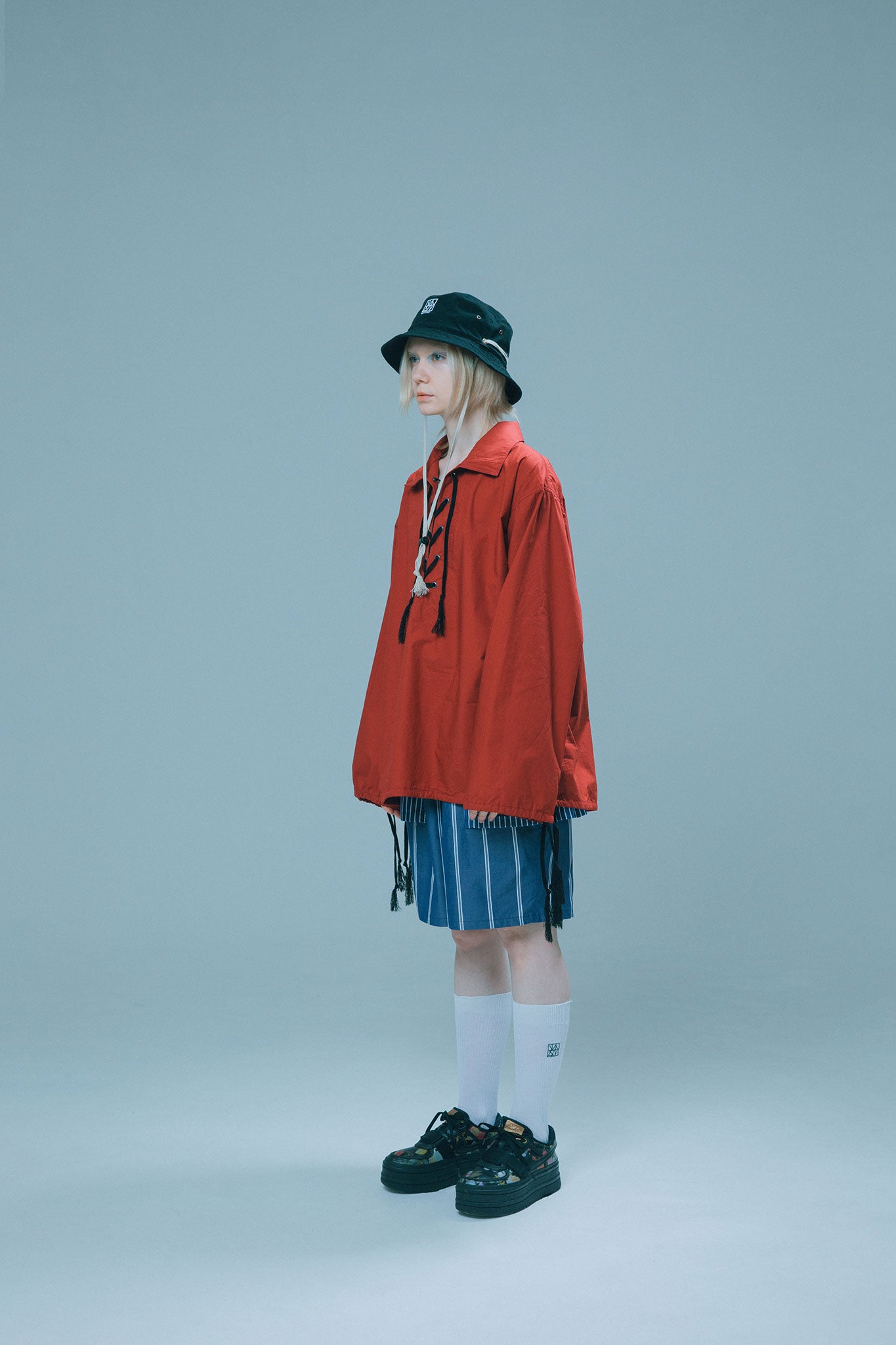 LACE UP SHIRT red