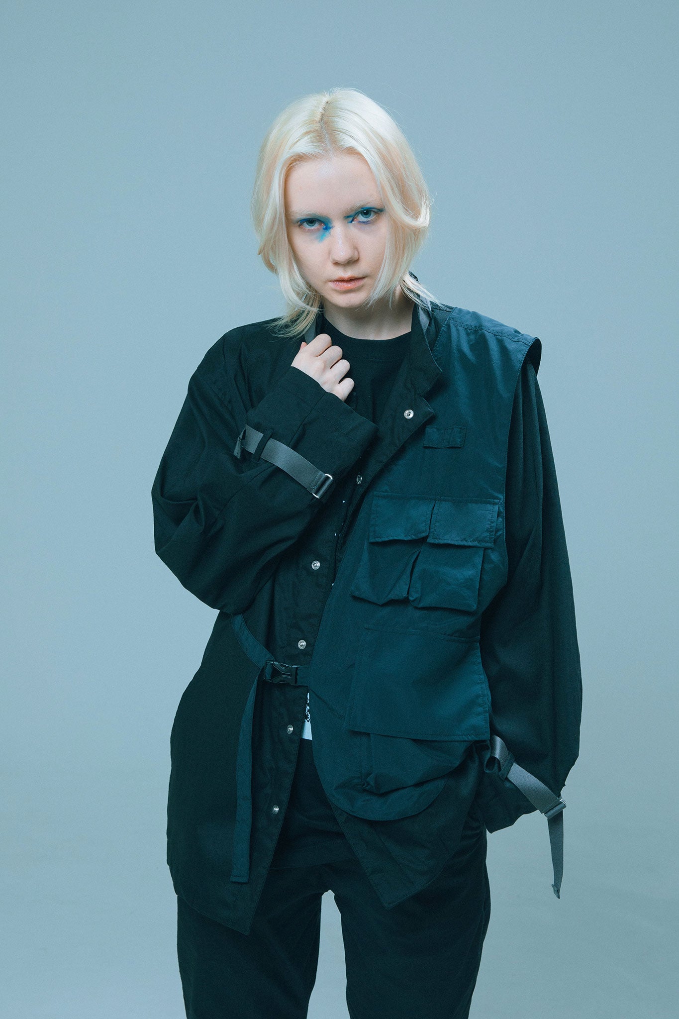 ONE SIDE VEST black