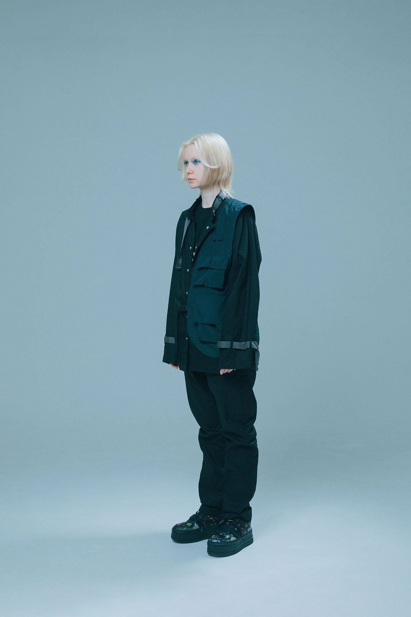 ONE SIDE VEST black